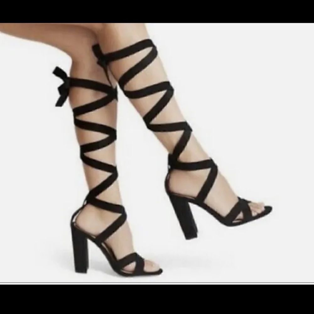MOSSIMO KAYSON BLACK TIE UP BLOCK HEELS SIZE 8
